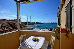 A1 - apt with terrace best location in Supetar